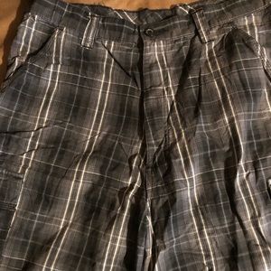 Men’s Wrangler cargo shorts